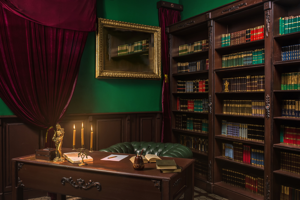 Grand Bureau Ancien Style Anglais En Acajou – Cuir Vert à Restaurer